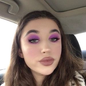 Meet your Posher, Cassie